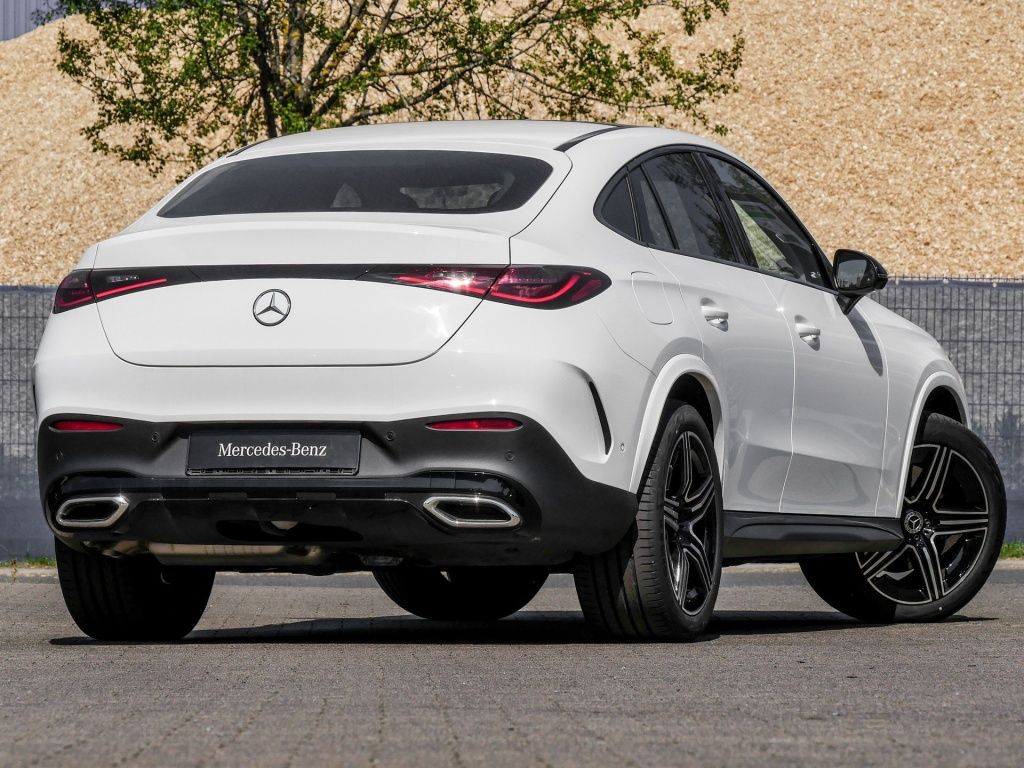 Mercedes-Benz GLC 220 2025 г. Белый, пробег 7990 км