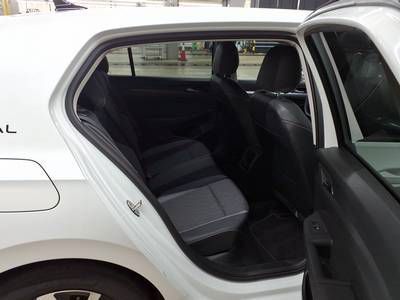 Volkswagen Golf 2025 г. Белый, пробег 16660 км
