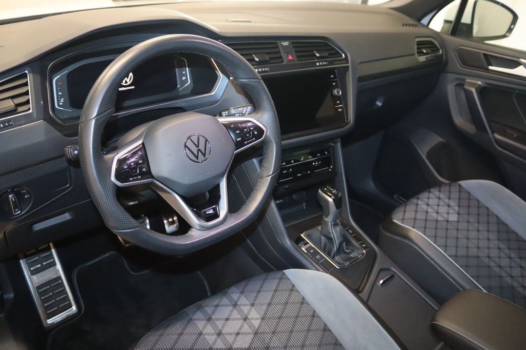 Volkswagen Tiguan 2022 г. Белый, пробег 49000 км