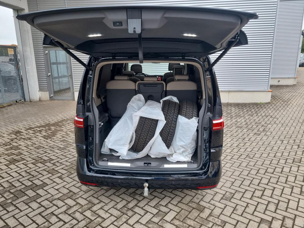 Volkswagen T7 MULTIVAN 2025 г. Чёрный, пробег 15804 км
