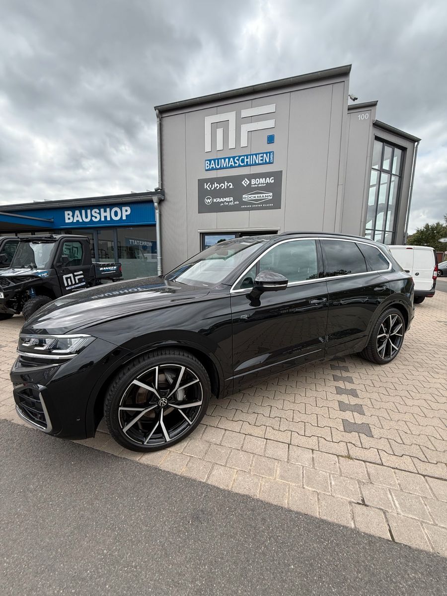 Volkswagen Touareg 2025 г. Чёрный, пробег 28700 км