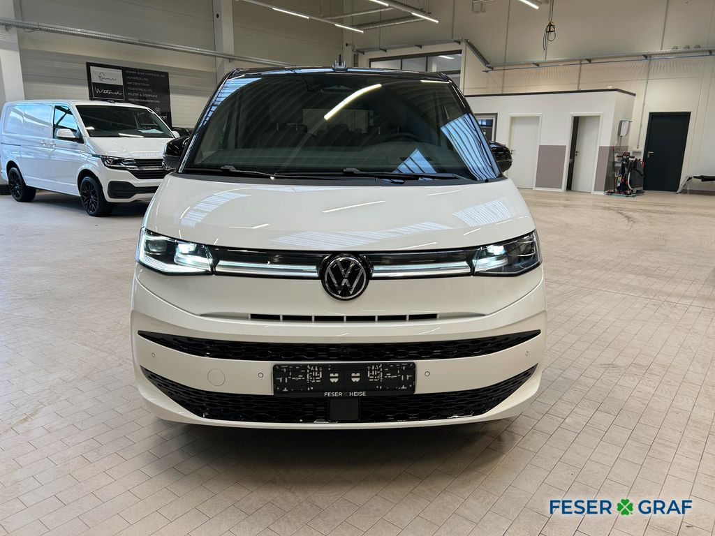 Volkswagen T7 MULTIVAN 2026 г. Белый, пробег 15000 км