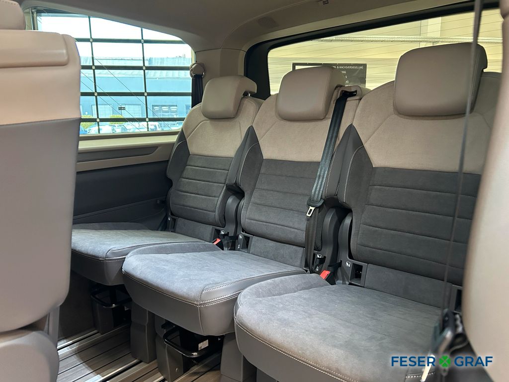 Volkswagen T7 MULTIVAN 2026 г. Белый, пробег 15000 км