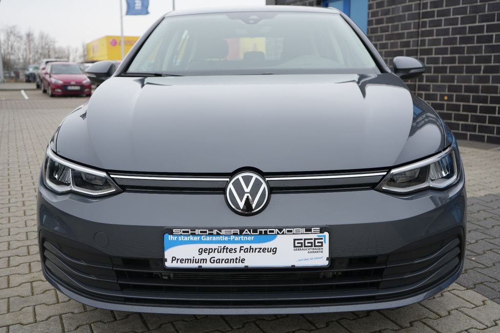 Volkswagen Golf 2024 г. Серый, пробег 30000 км
