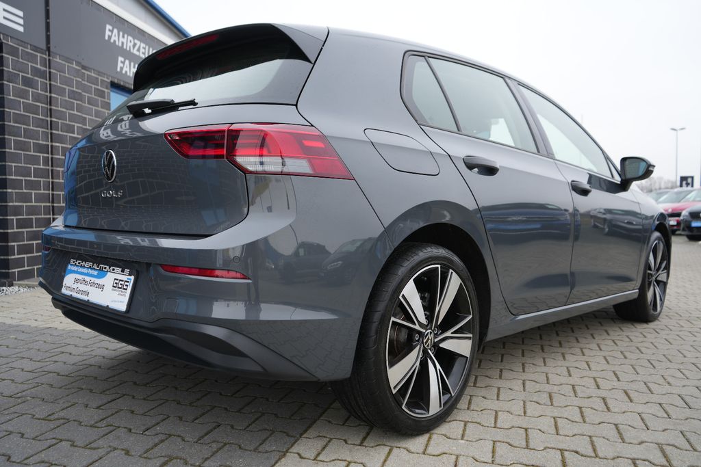 Volkswagen Golf 2024 г. Серый, пробег 30000 км