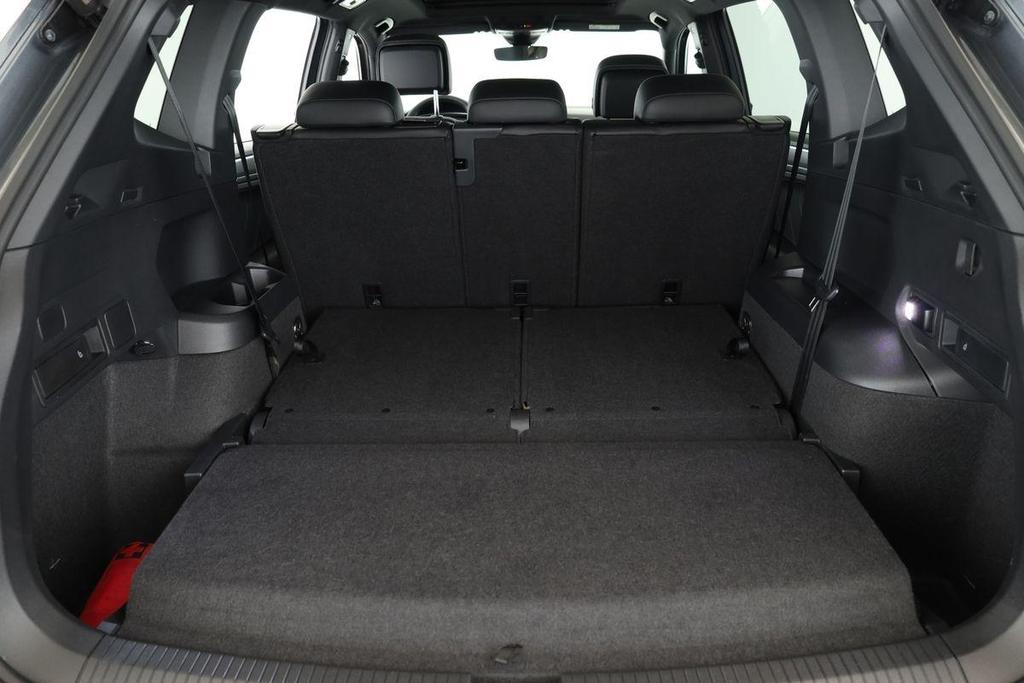Volkswagen TIGUAN ALLSPACE 2024 г. Серый, пробег 34100 км