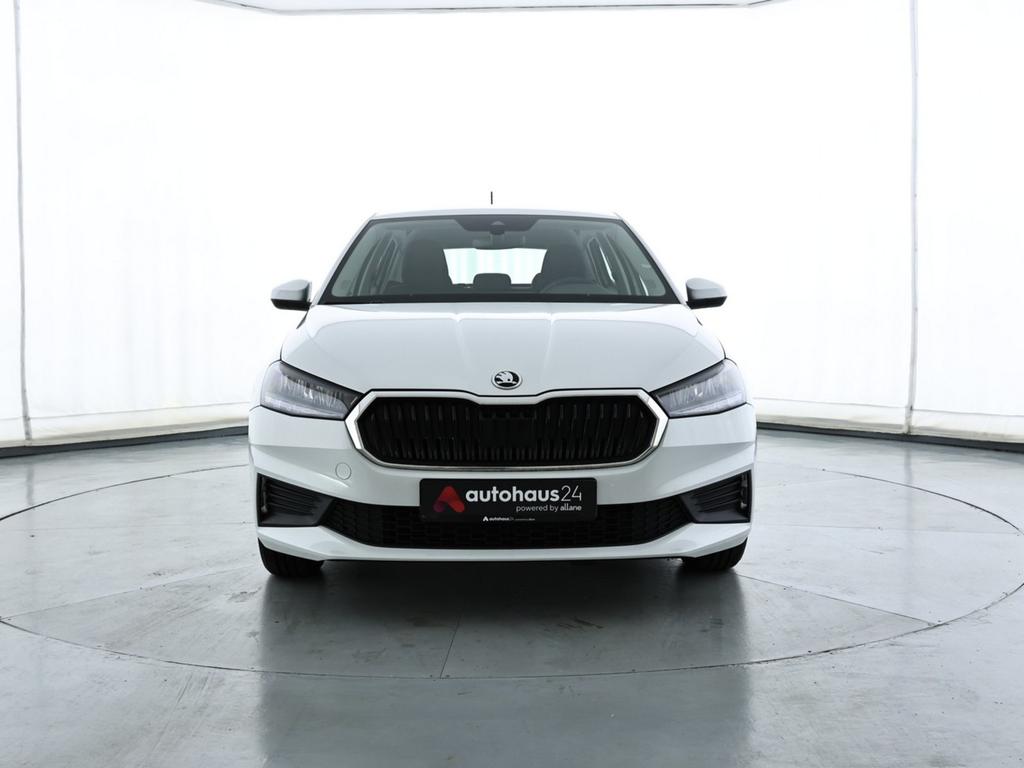 Skoda Fabia 2022 г. Белый, пробег 51145 км
