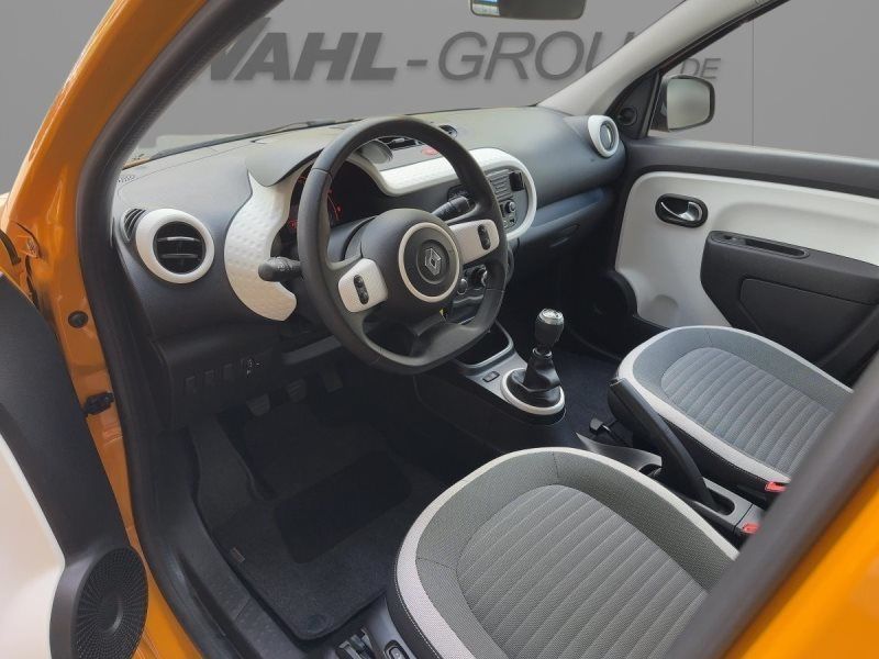 Renault Twingo 2021 г. Жёлтый, пробег 19863 км
