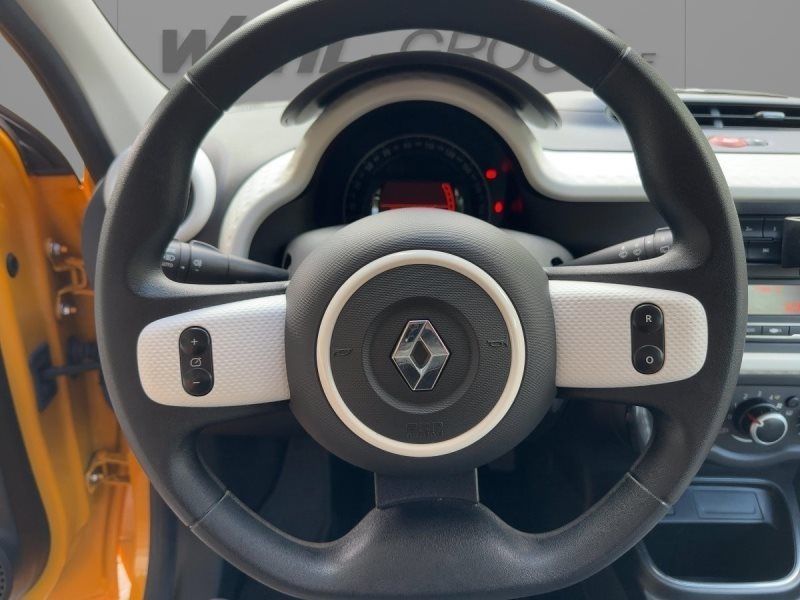 Renault Twingo 2021 г. Жёлтый, пробег 19863 км