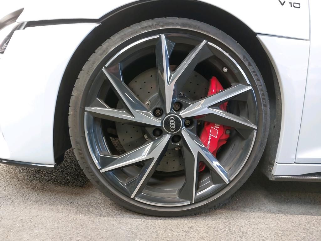 Audi R8 2025 г. Серый, пробег 26790 км