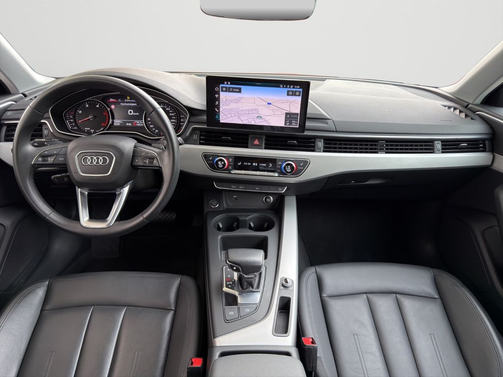 Audi A4 2023 г. Бежевый, пробег 50000 км