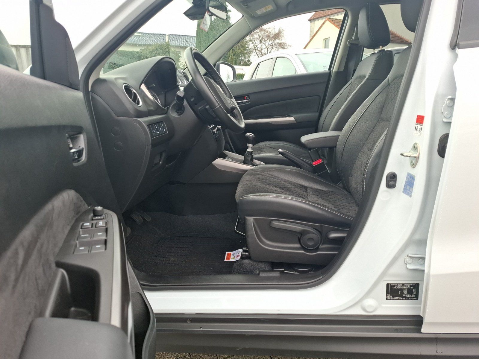 Suzuki Vitara 2022 г. Белый, пробег 47977 км