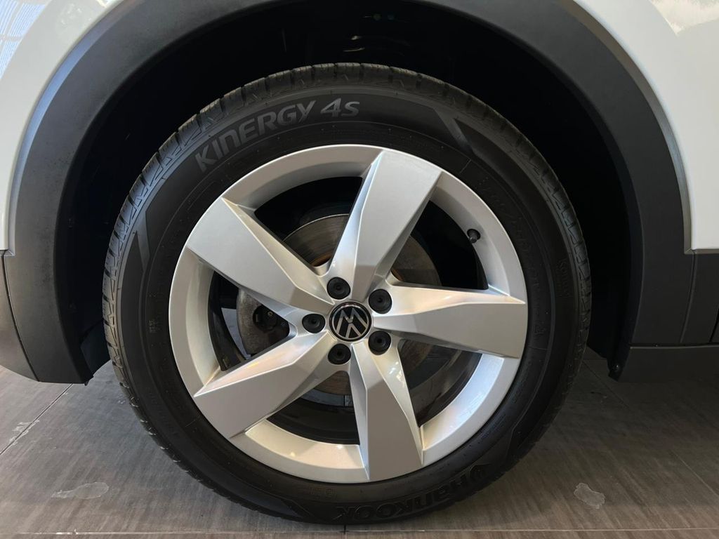 Volkswagen T-Cross 2021 г. Белый, пробег 37077 км
