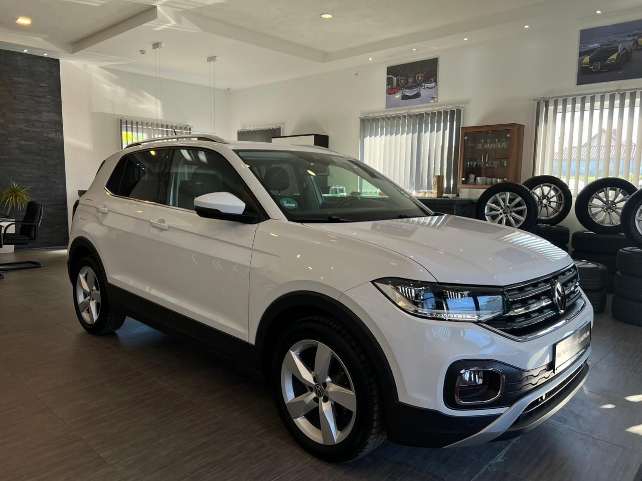 Volkswagen T-Cross 2021 г. Белый, пробег 37077 км