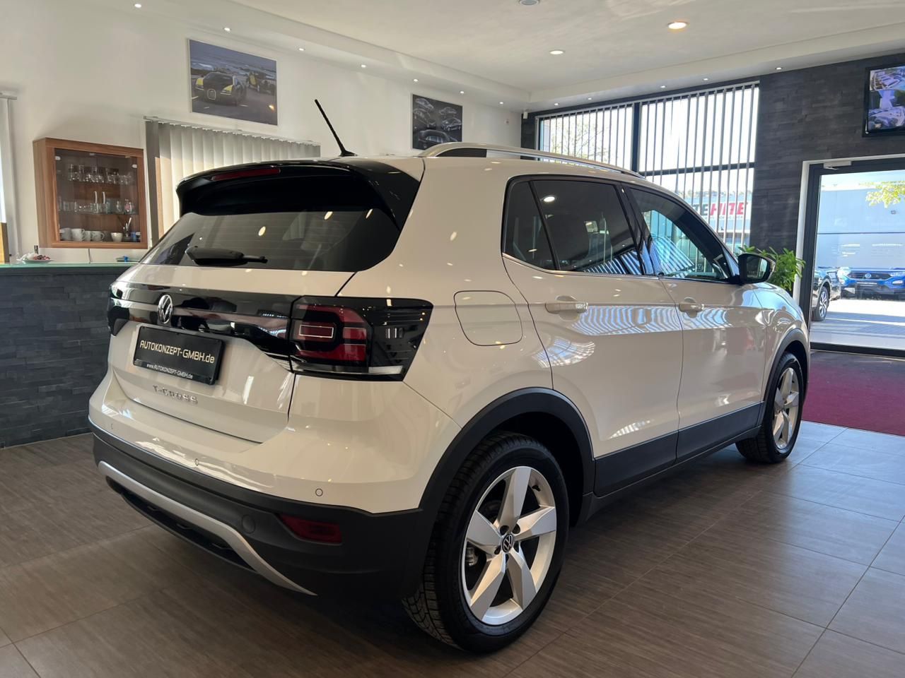 Volkswagen T-Cross 2021 г. Белый, пробег 37077 км