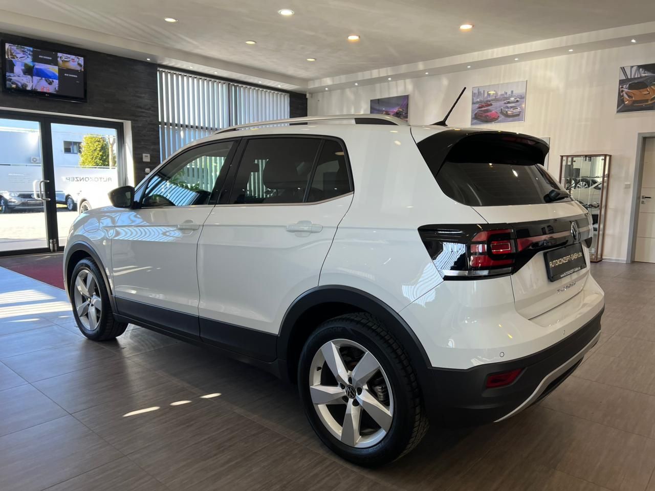 Volkswagen T-Cross 2021 г. Белый, пробег 37077 км