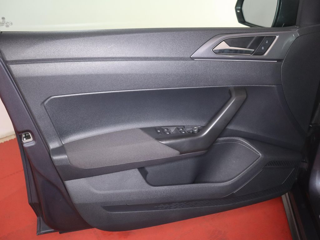 Volkswagen Polo 2022 г. Серый, пробег 35810 км