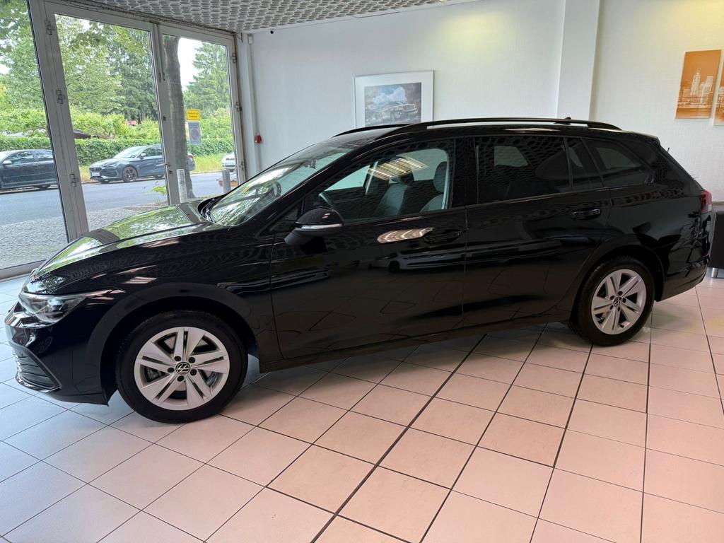 Volkswagen Golf 2024 г. Чёрный, пробег 48170 км