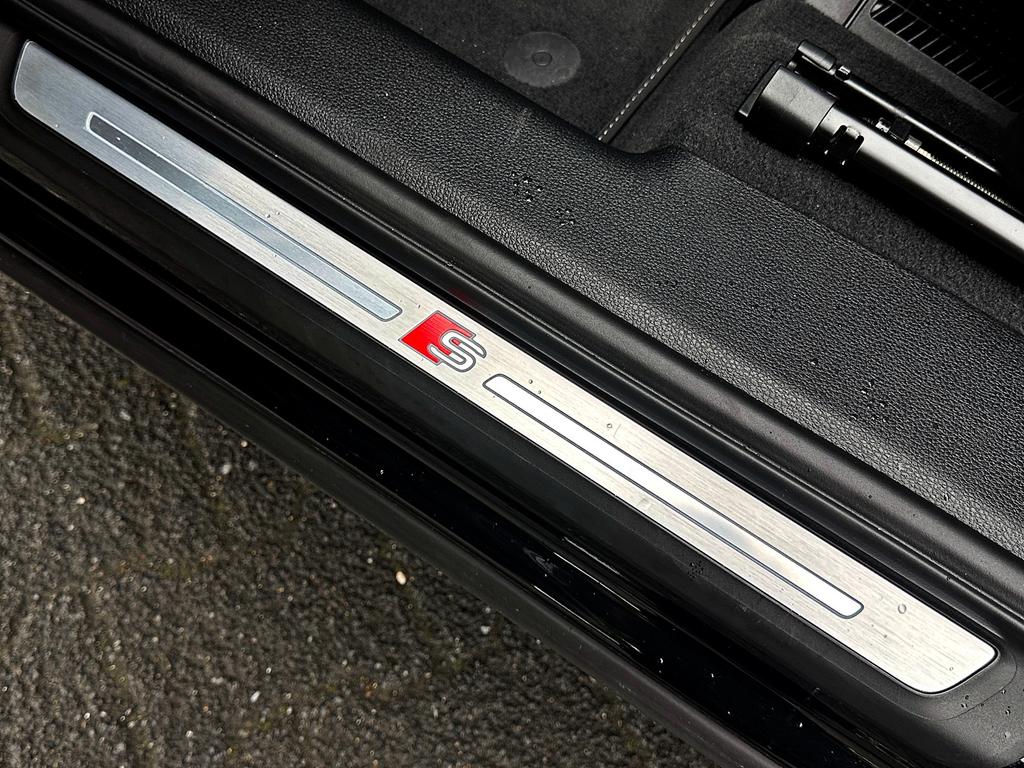 Audi Q3 2024 г. Чёрный, пробег 15290 км