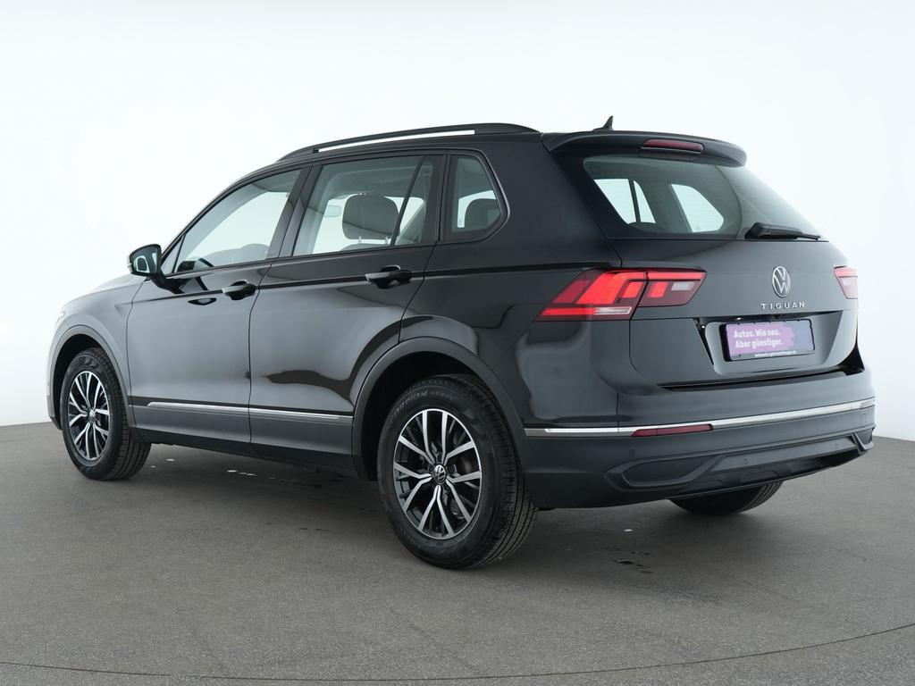 Volkswagen Tiguan 2024 г. Чёрный, пробег 18978 км