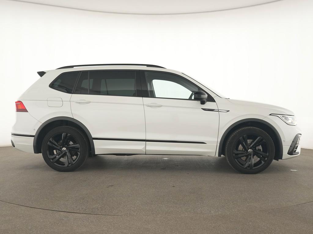 Volkswagen TIGUAN ALLSPACE 2023 г. Белый, пробег 50927 км