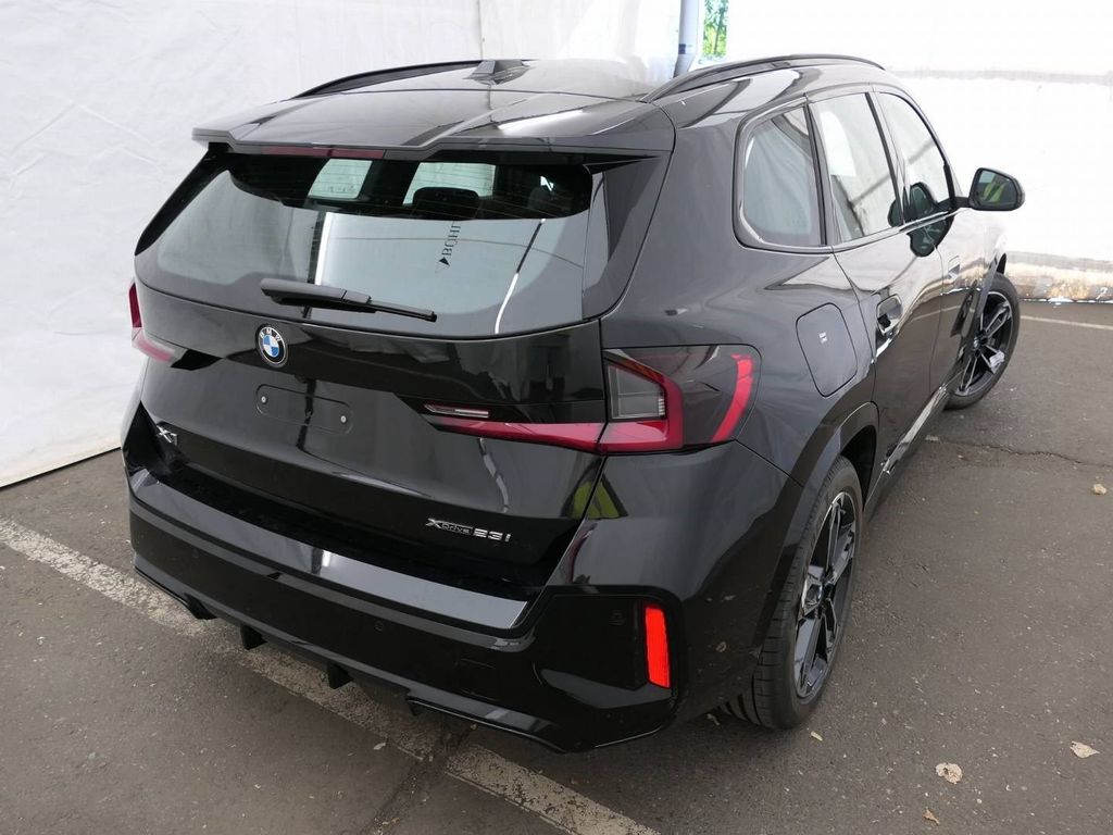 BMW X1 2025 г. Чёрный, пробег 17800 км