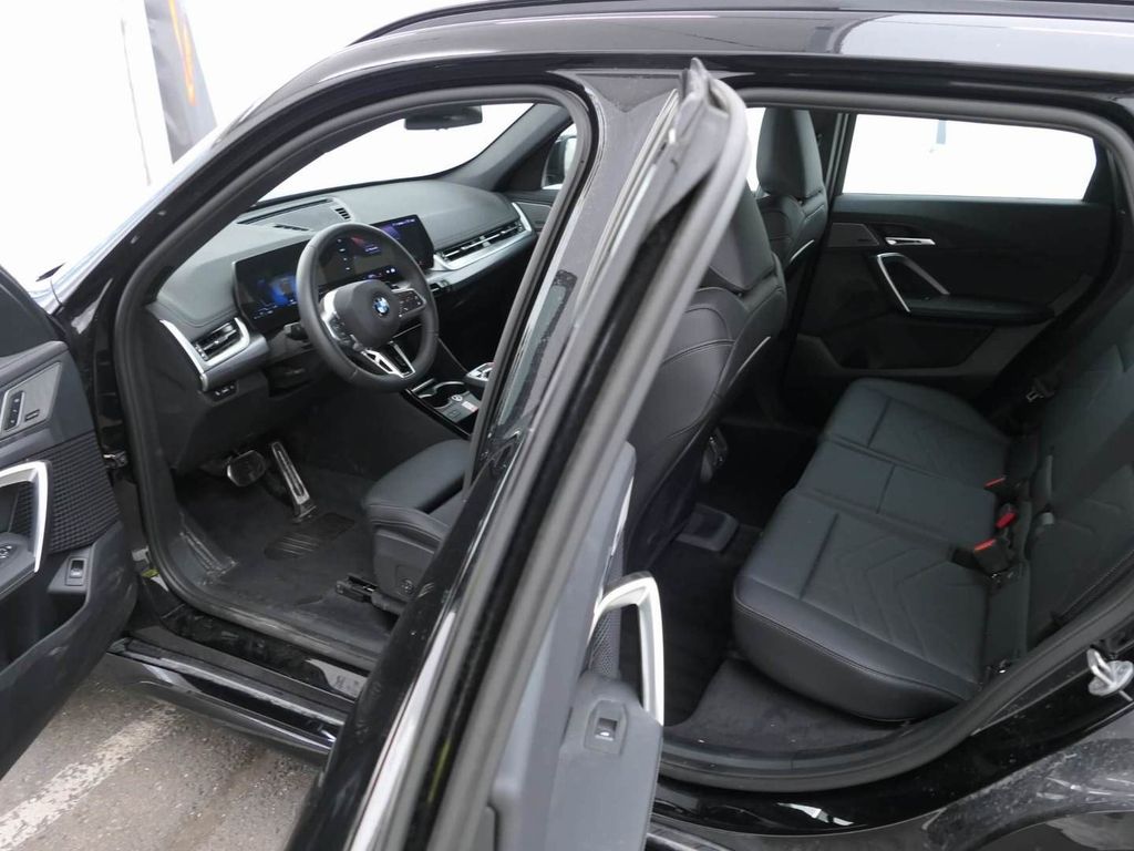 BMW X1 2025 г. Чёрный, пробег 17800 км
