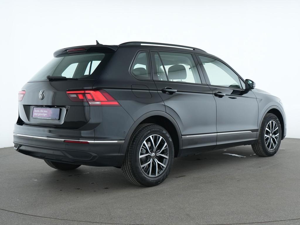 Volkswagen Tiguan 2024 г. Чёрный, пробег 58120 км