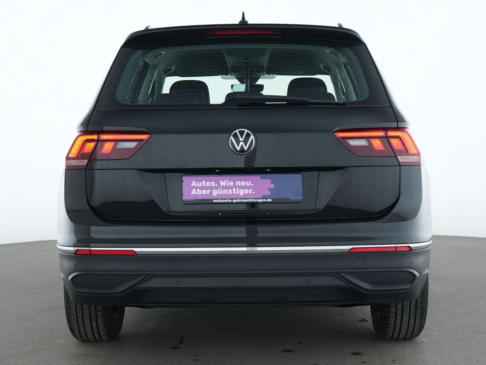 Volkswagen Tiguan 2024 г. Чёрный, пробег 58120 км