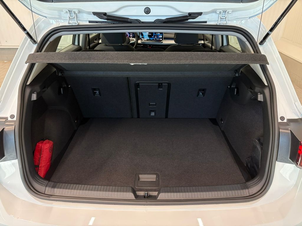Volkswagen Golf 2025 г. Белый, пробег 14700 км