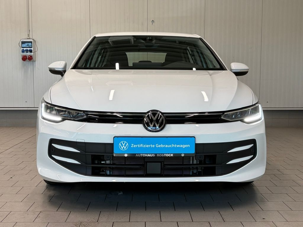 Volkswagen Golf 2025 г. Белый, пробег 14700 км