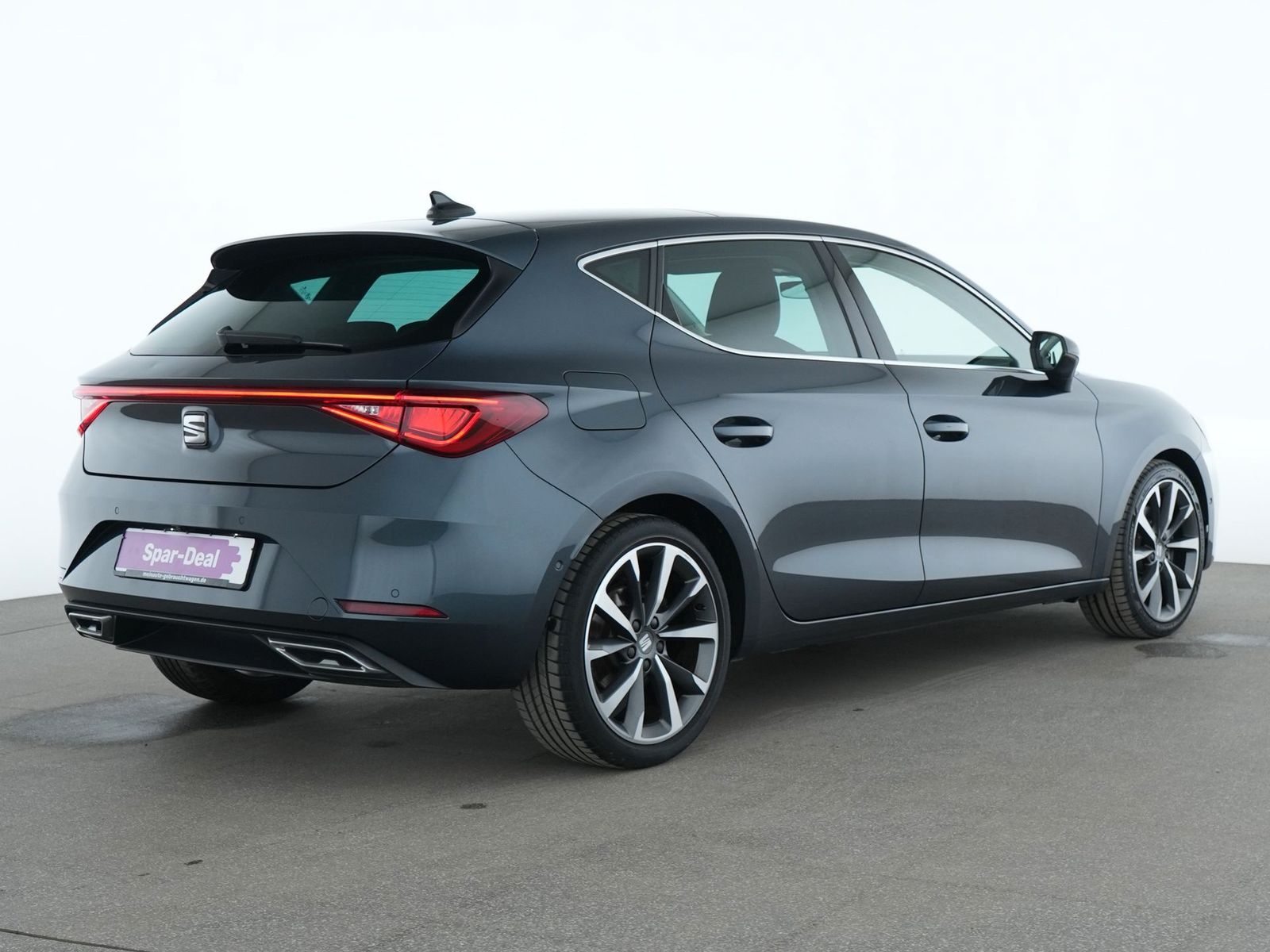 SEAT Leon 2021 г. Серый, пробег 46598 км
