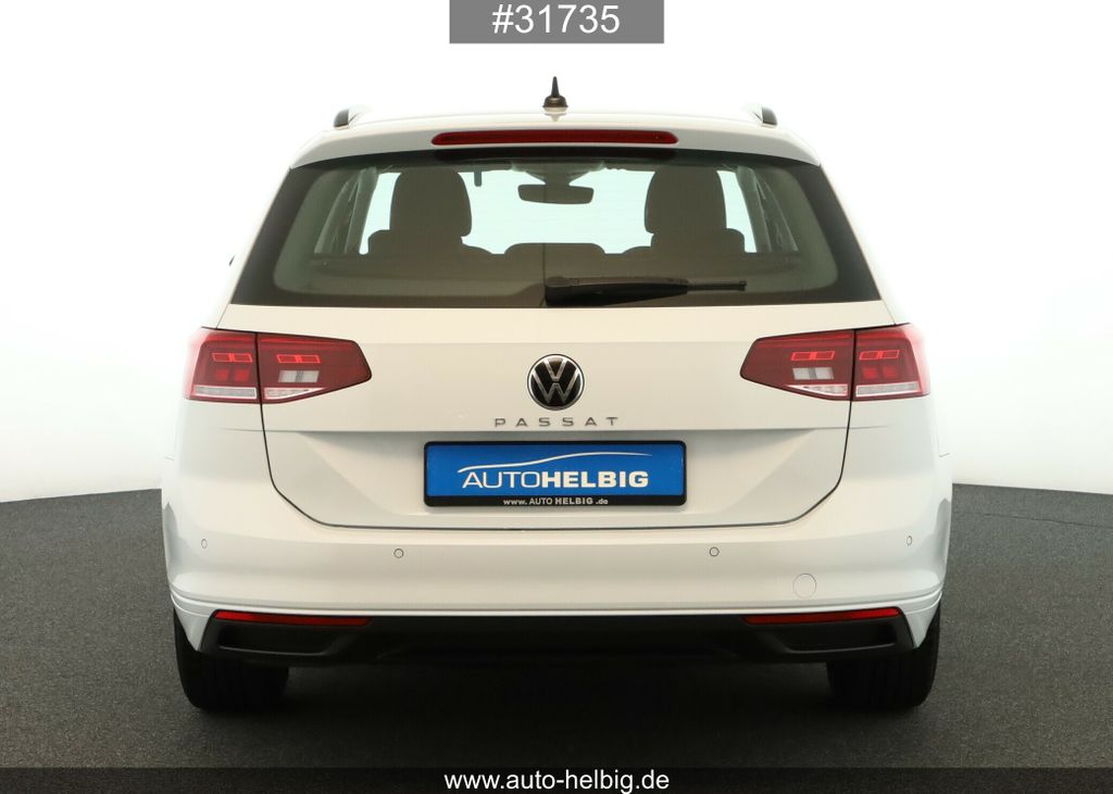 Volkswagen PASSAT VARIANT 2023 г. Белый, пробег 36100 км
