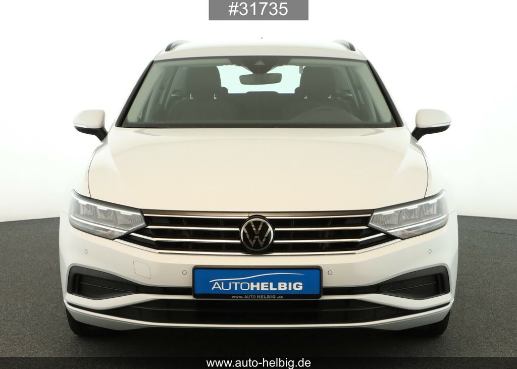 Volkswagen PASSAT VARIANT 2023 г. Белый, пробег 36100 км