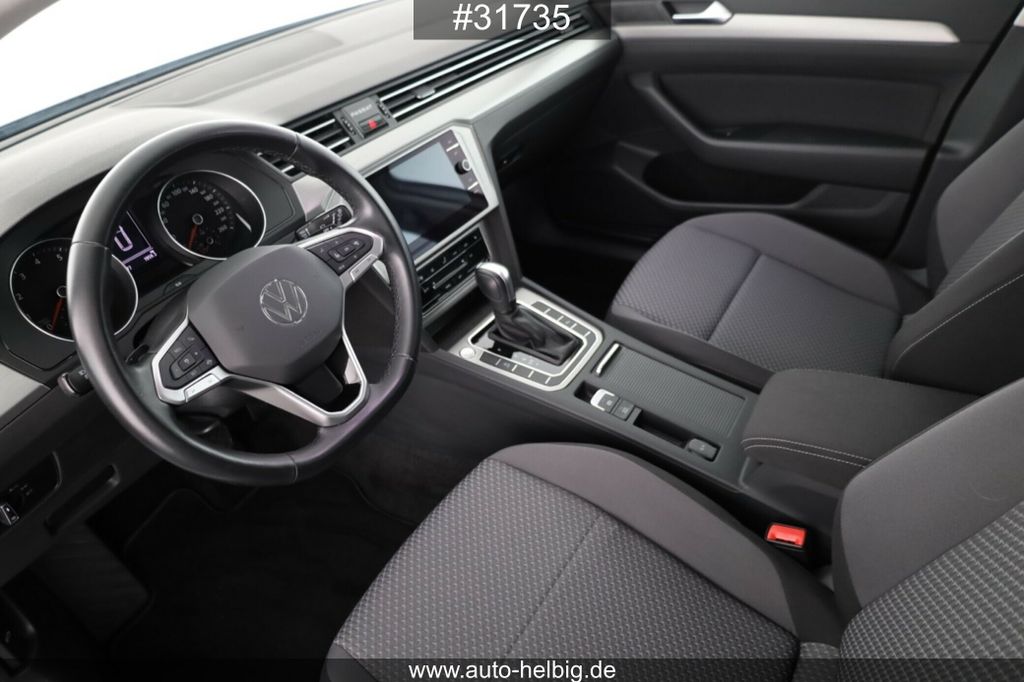 Volkswagen PASSAT VARIANT 2023 г. Белый, пробег 36100 км