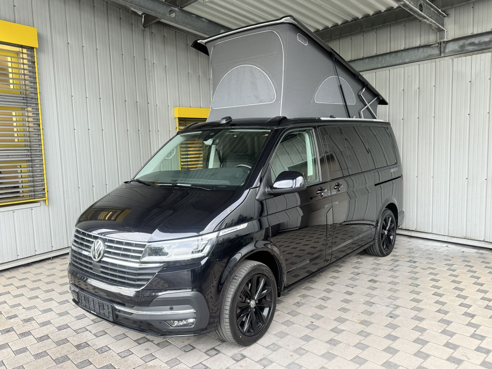 Volkswagen T6 CALIFORNIA 2024 г. Чёрный, пробег 52000 км
