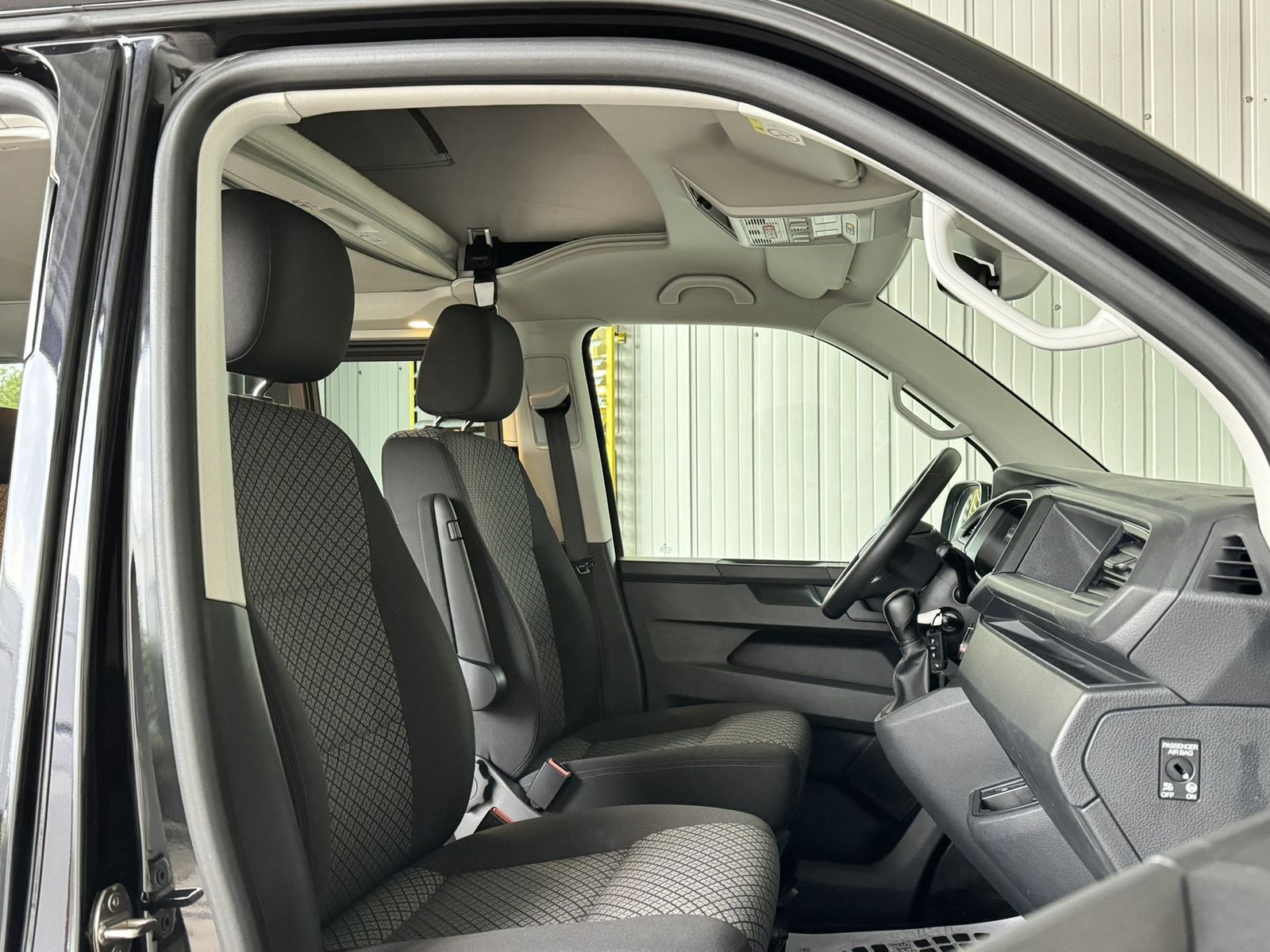 Volkswagen T6 CALIFORNIA 2024 г. Чёрный, пробег 52000 км