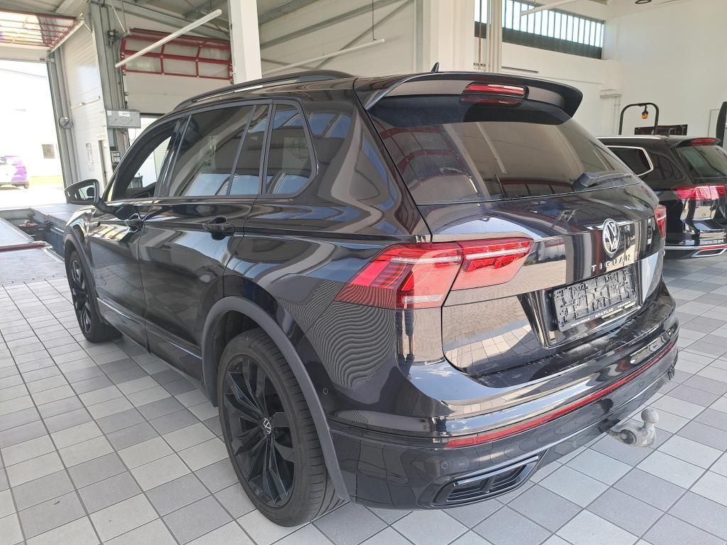 Volkswagen Tiguan 2022 г. Чёрный, пробег 50331 км