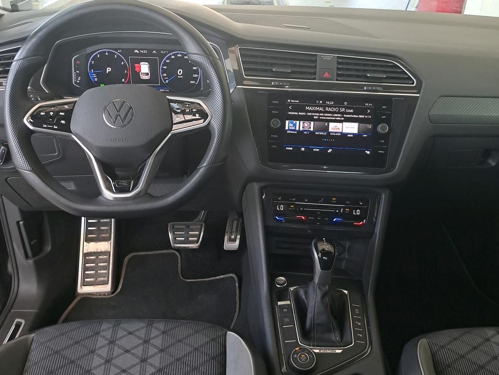 Volkswagen Tiguan 2022 г. Чёрный, пробег 50331 км