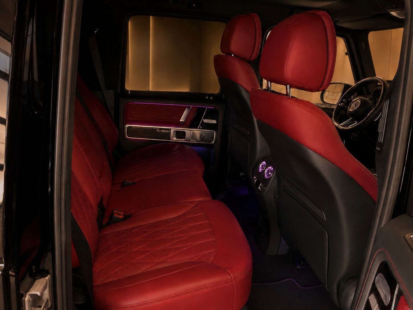 Mercedes-Benz G 450 2025 г. Чёрный, пробег 49000 км