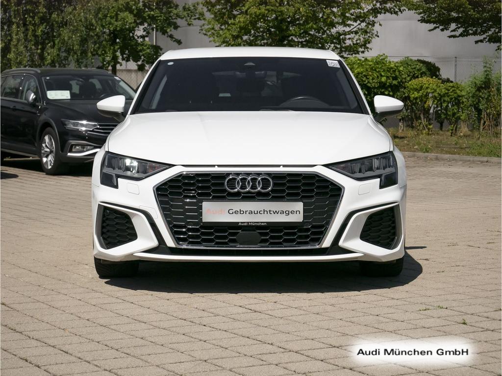 Audi A3 2023 г. Белый, пробег 32264 км