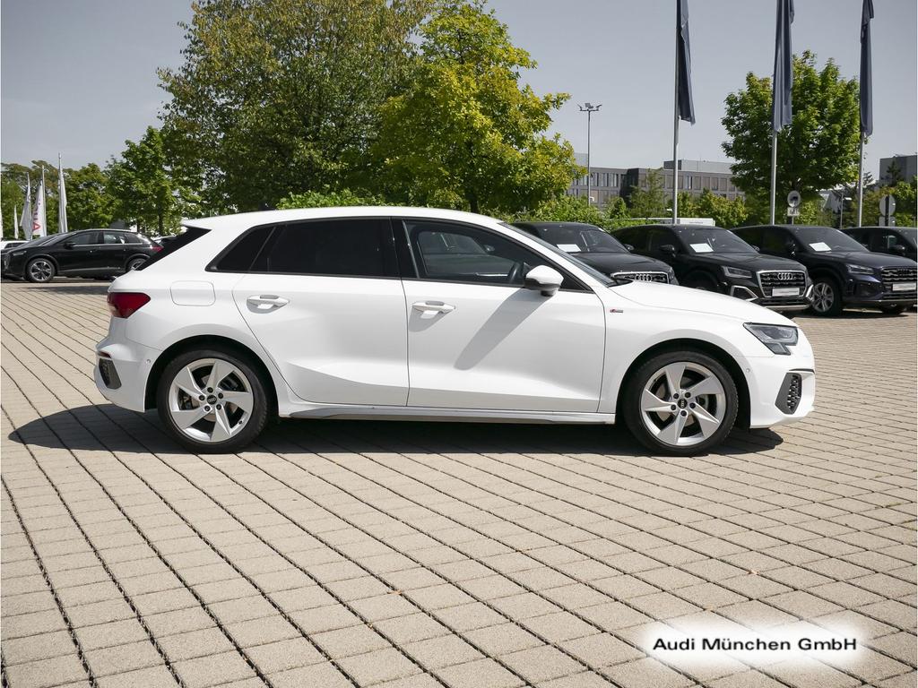 Audi A3 2023 г. Белый, пробег 32264 км
