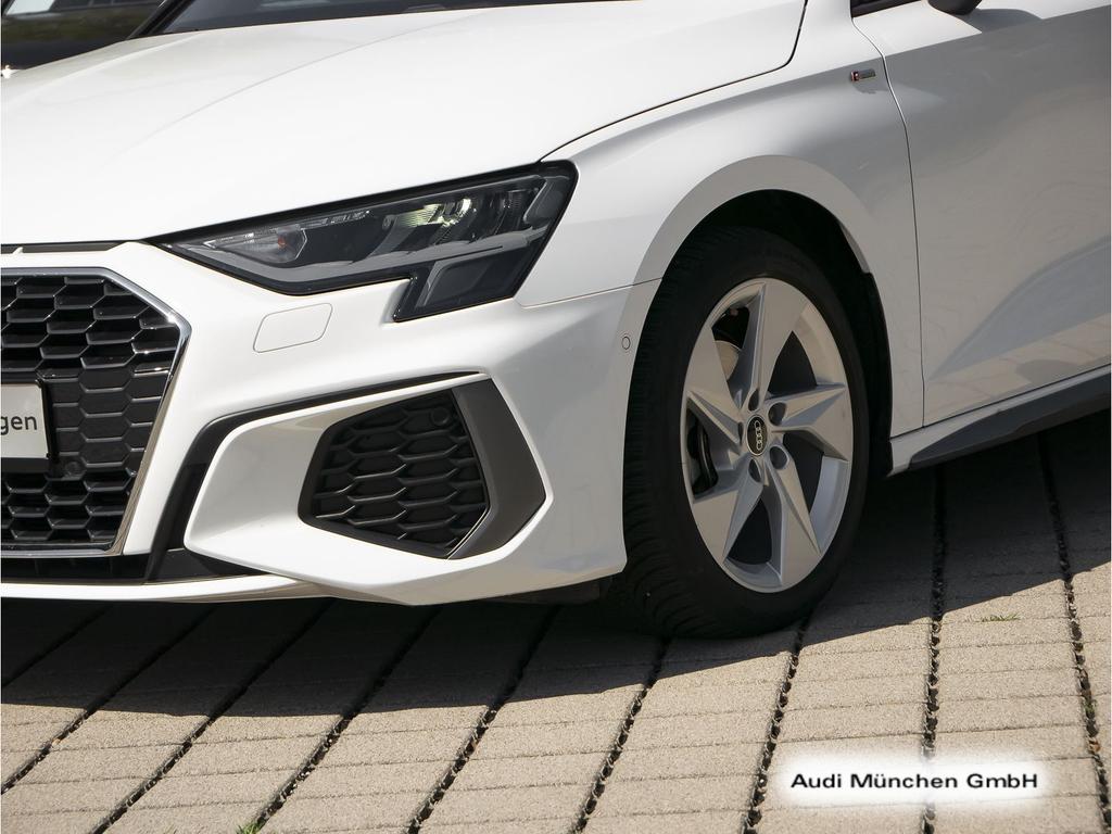 Audi A3 2023 г. Белый, пробег 32264 км