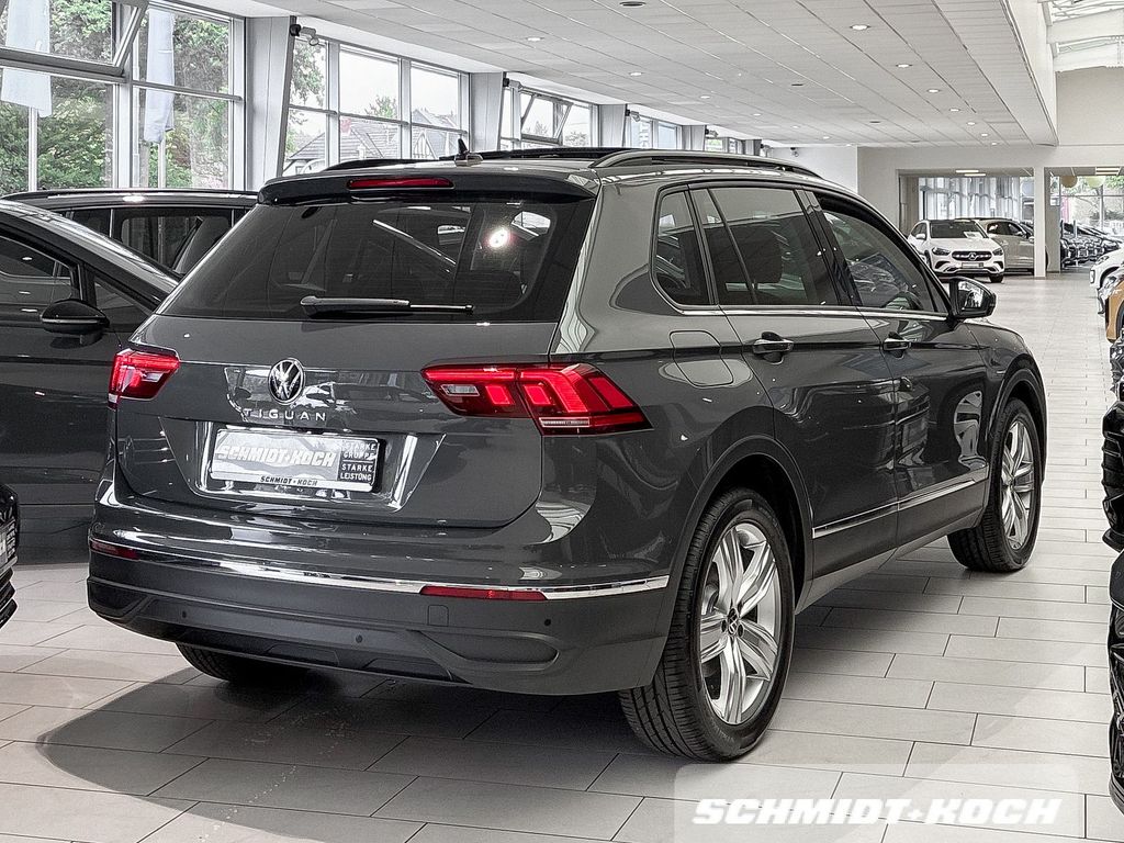 Volkswagen Tiguan 2023 г. Серый, пробег 41740 км
