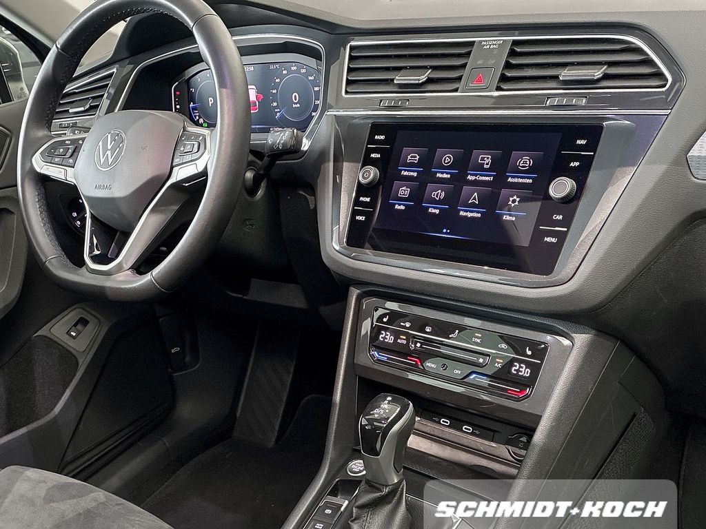 Volkswagen Tiguan 2023 г. Серый, пробег 41740 км