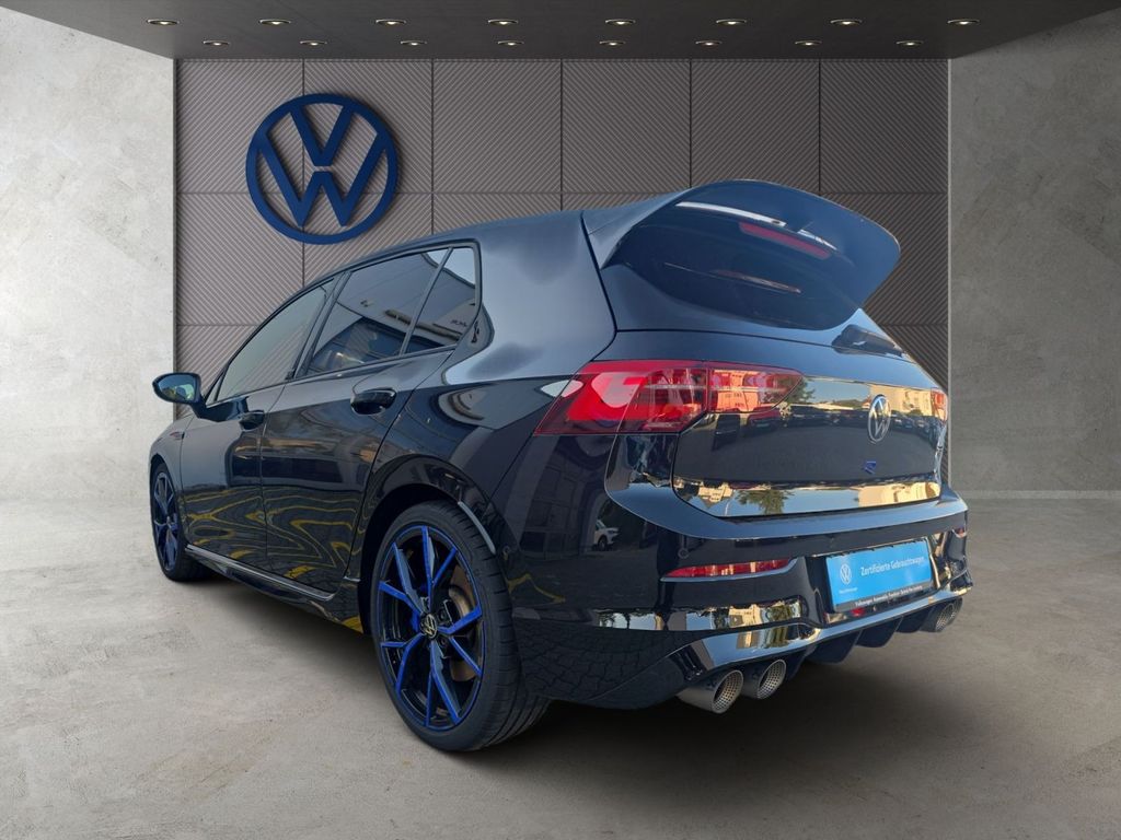 Volkswagen Golf 2023 г. Чёрный, пробег 23600 км