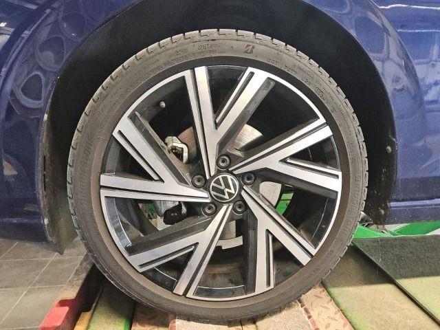 Volkswagen Golf 2024 г. Синий, пробег 14102 км