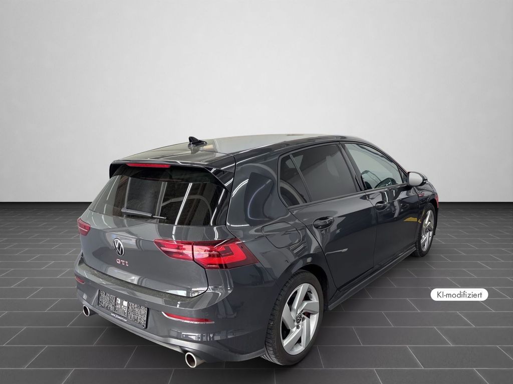 Volkswagen Golf 2024 г. Серый, пробег 18945 км