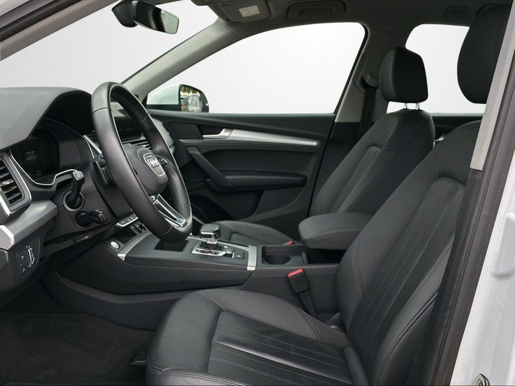 Audi Q5 2022 г. Белый, пробег 55090 км
