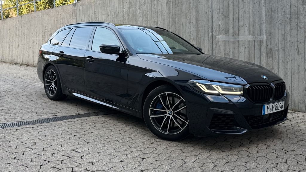 BMW 540 2023 г. Чёрный, пробег 34000 км